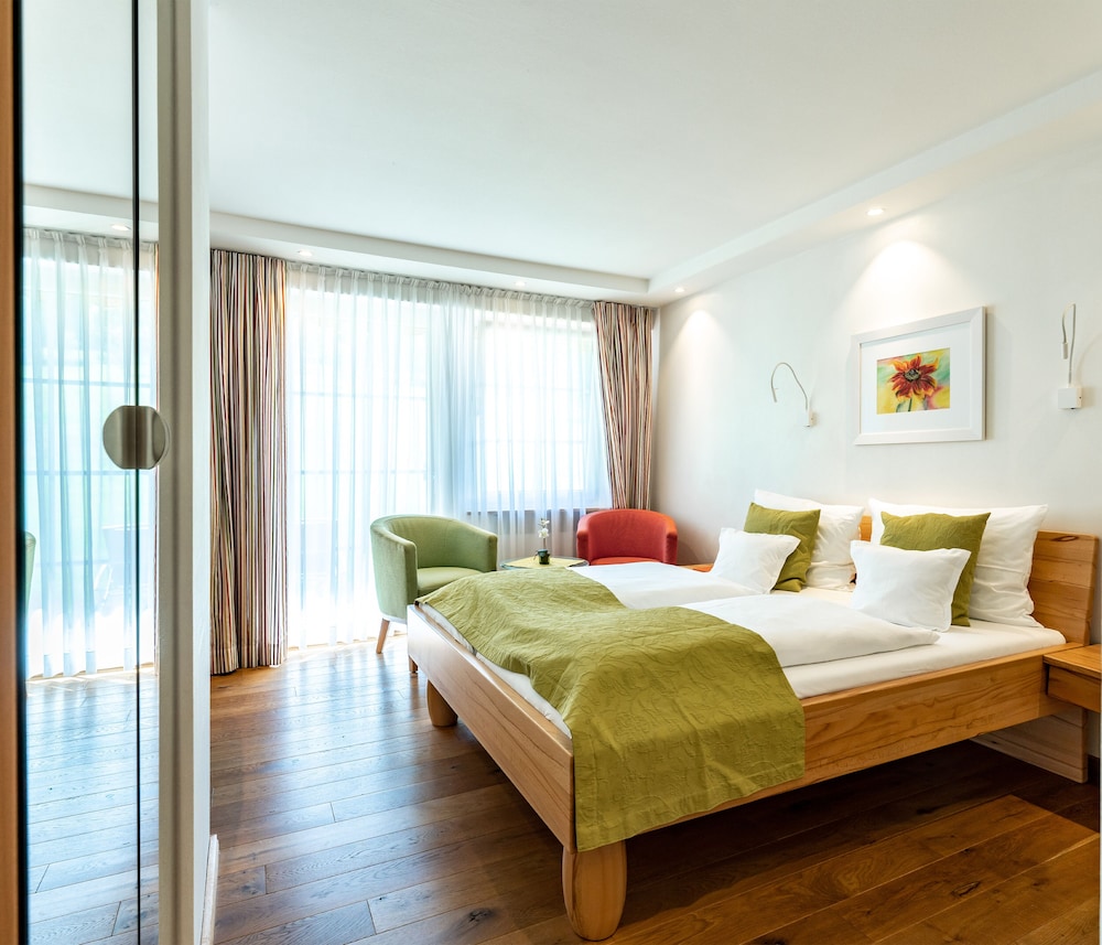 Double Room (A)