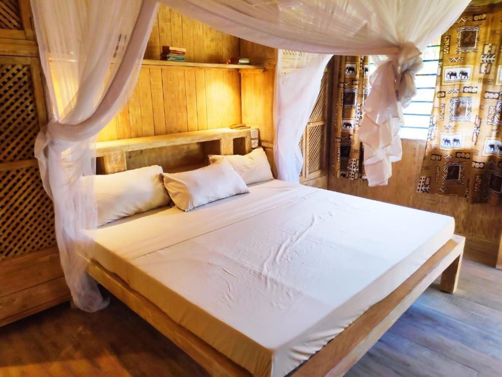 Honeymoon Suite
