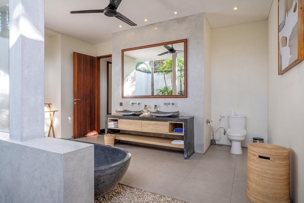 Yudhistira Master 2 Bedroom Villa with Private Pool photo 3