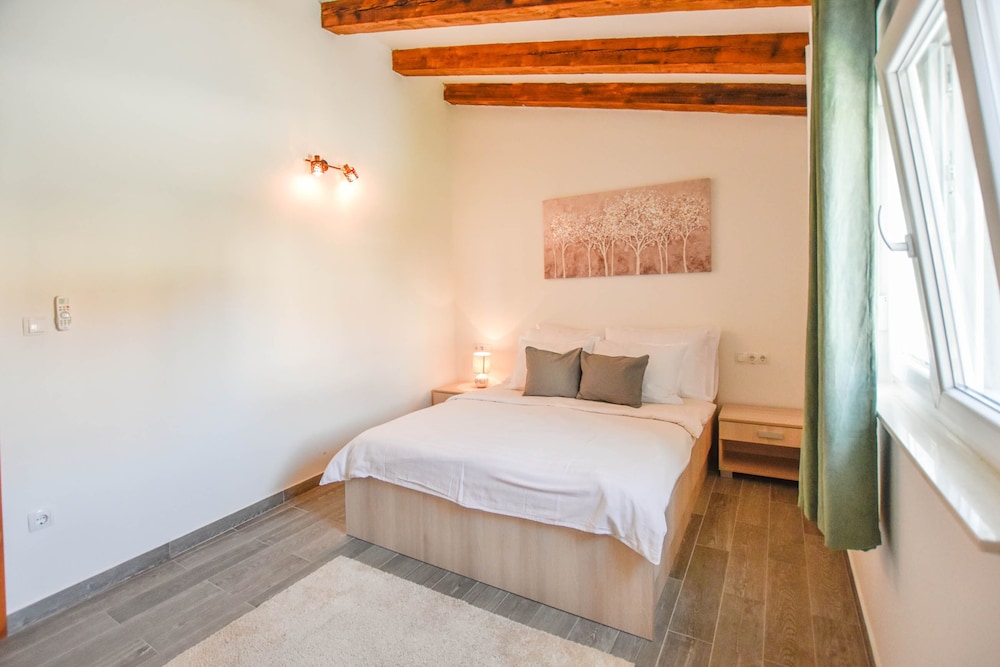 Villa photo 3