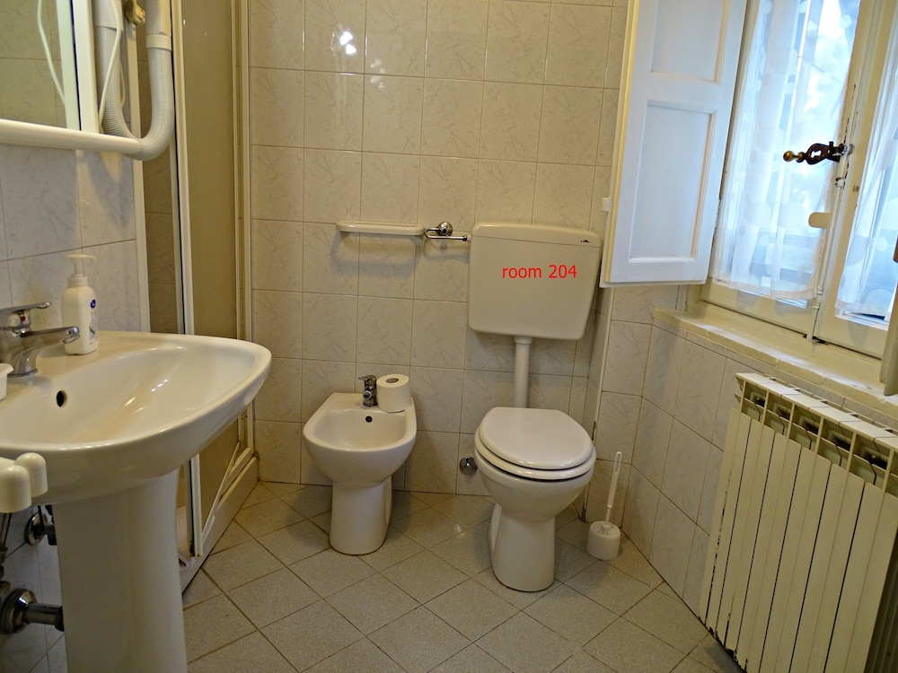 Classic Triple Room - Photo 7