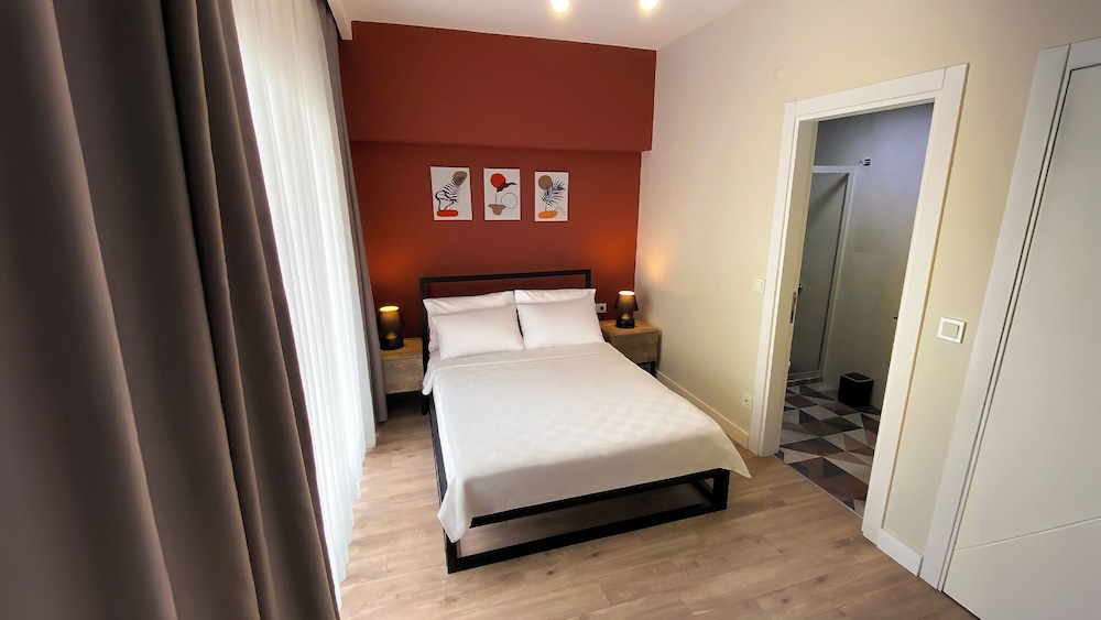 Standard Room, 1 Double Bed, Partial Sea View, Sea Facing