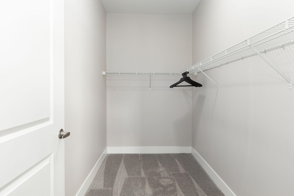 Downtown Luxury - Top Floor 2BR at Topiary Park, 写真 34