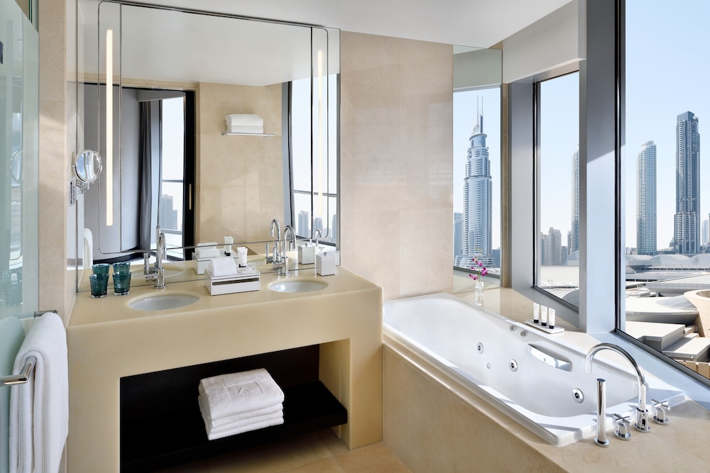 Standard Room, 2 Twin Beds, City View (Superior Room Twin) thumbnail 5