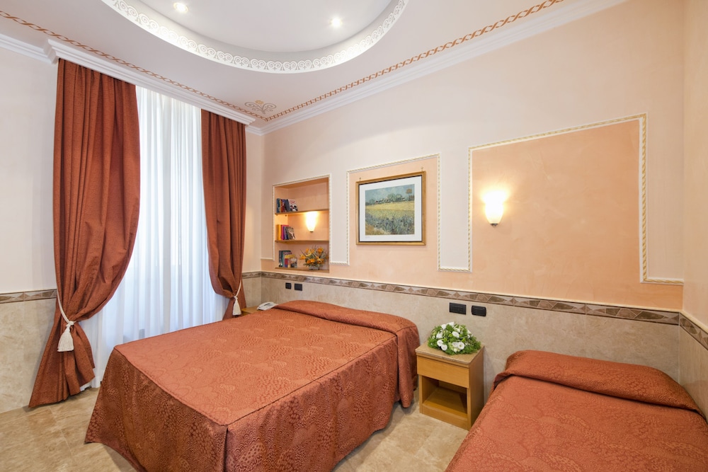 Standard Double Room Single Use photo 3