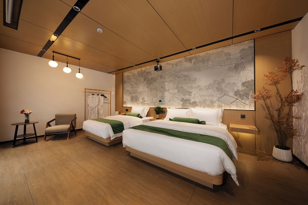 Signature Twin Room, Garden View