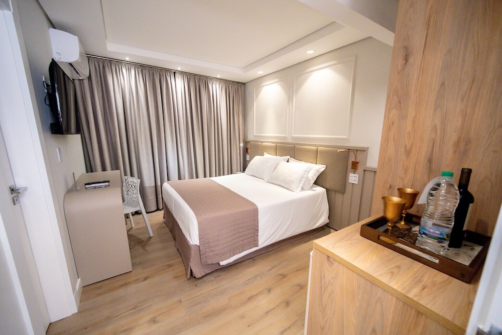 Luxury Suite photo 1