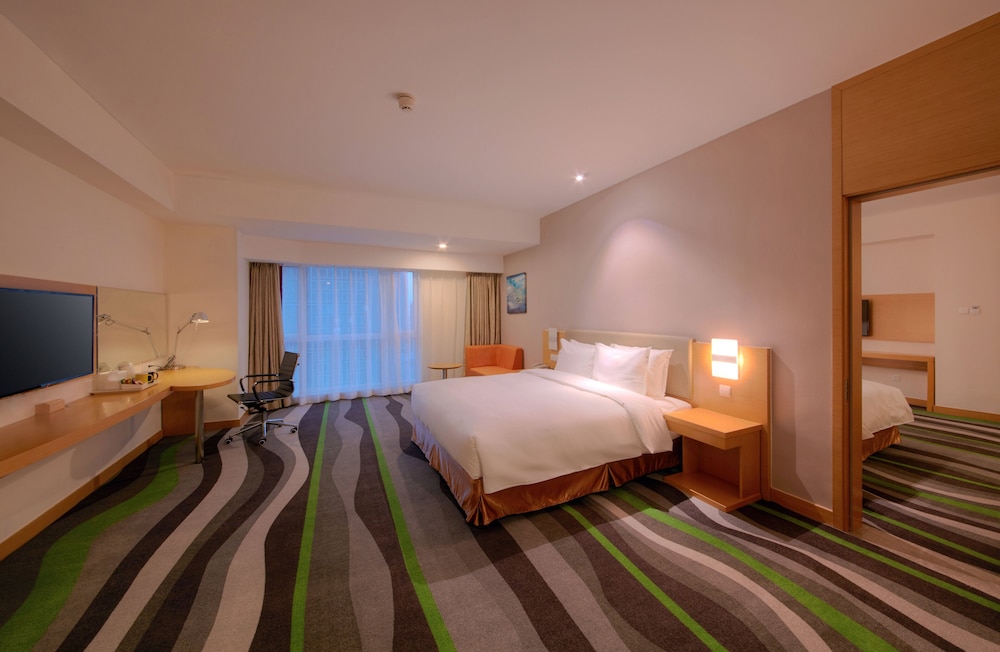 Suite, Multiple Beds, City View