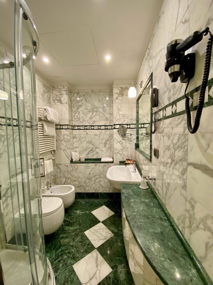 Classic Double Room - Photo 5