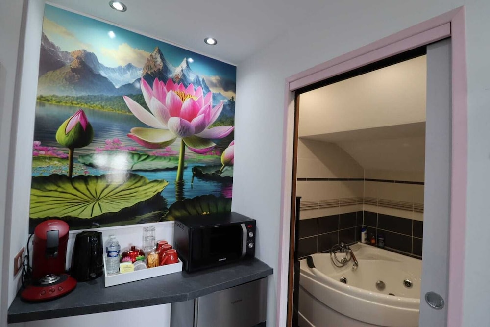 Superior Double Room, Hot Tub - Photo 7