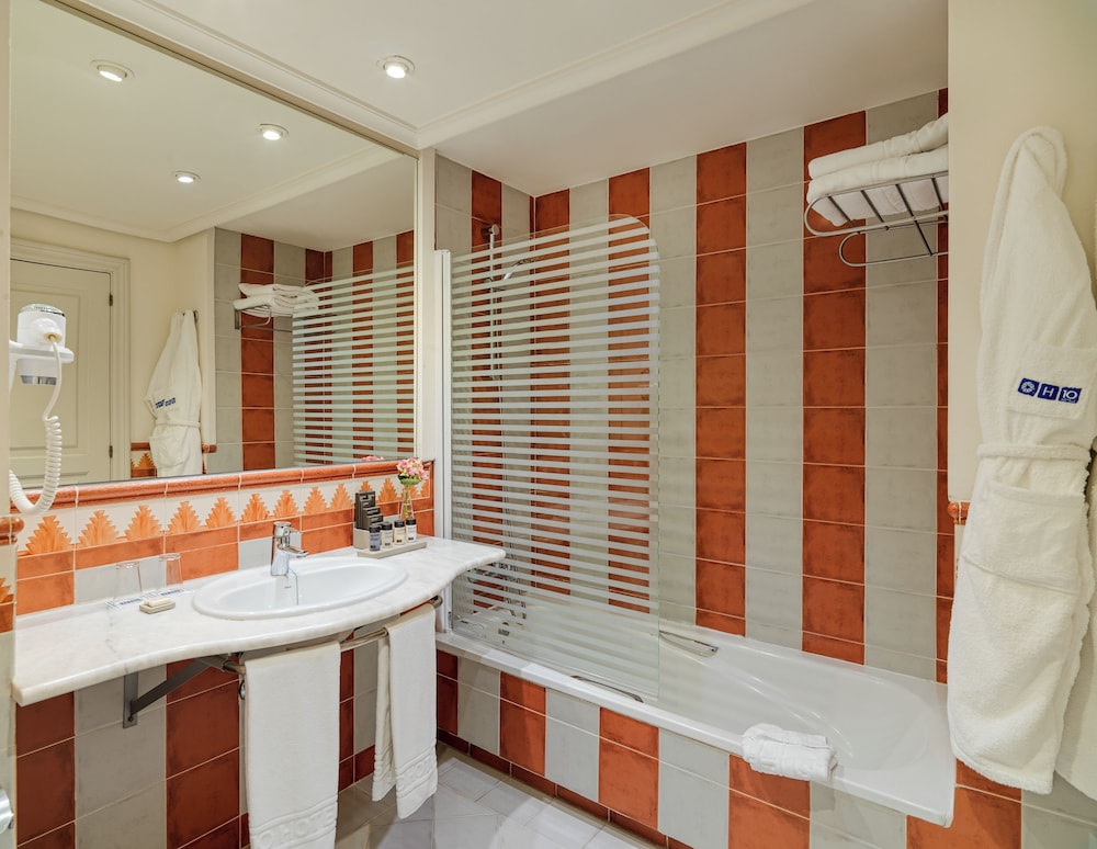 Standard Double Room (2 Adults)