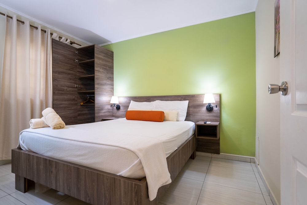 Deluxe Room, 2 Bedrooms, Non Smoking, Pool View photo 3