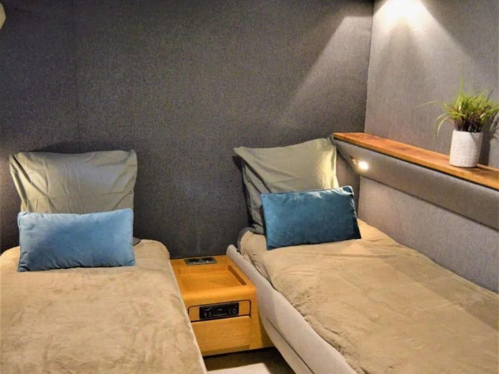 Mobile Home photo 3