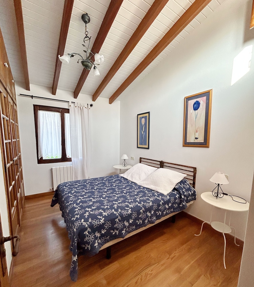 Family House, 2 Bedrooms, Kitchen, Garden View photo 2