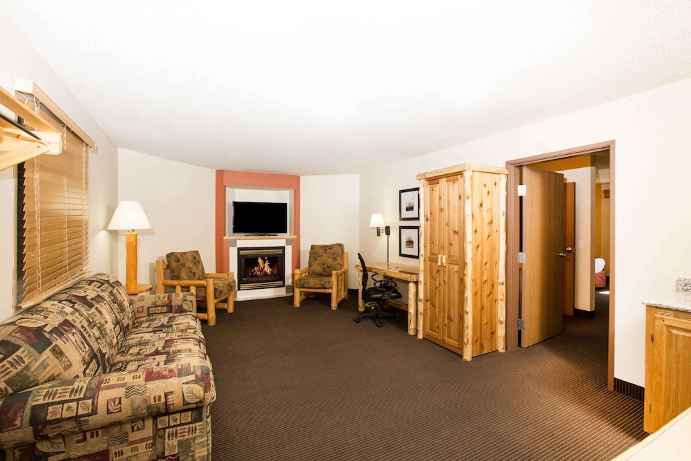 Premier King Suite, 1 Bedroom,1 King Bed, Jacuzzi, Fireplace, Non Smoking photo 1
