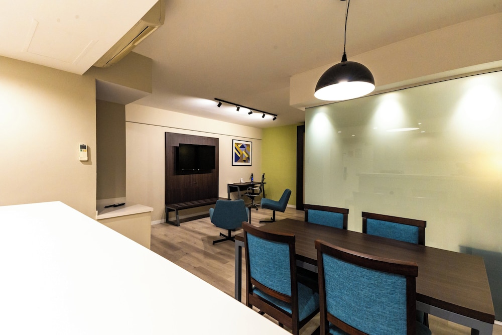 Suite, 1 King Bed