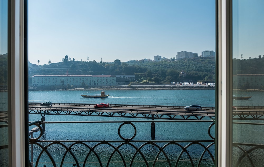 Single Room, River View