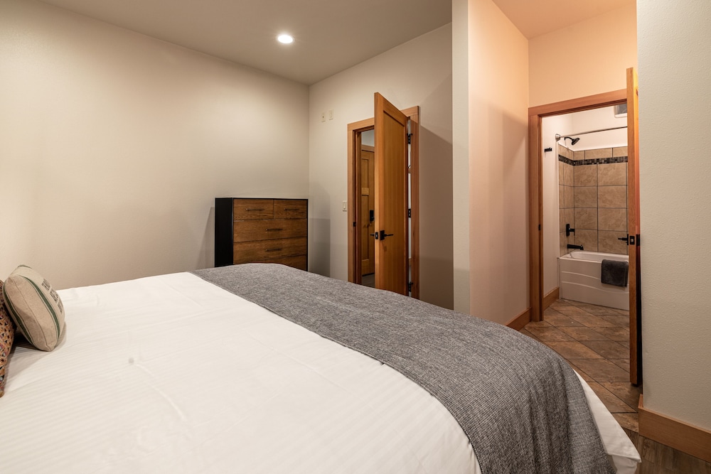 Suite, Multiple Beds, Non Smoking, City View photo 3
