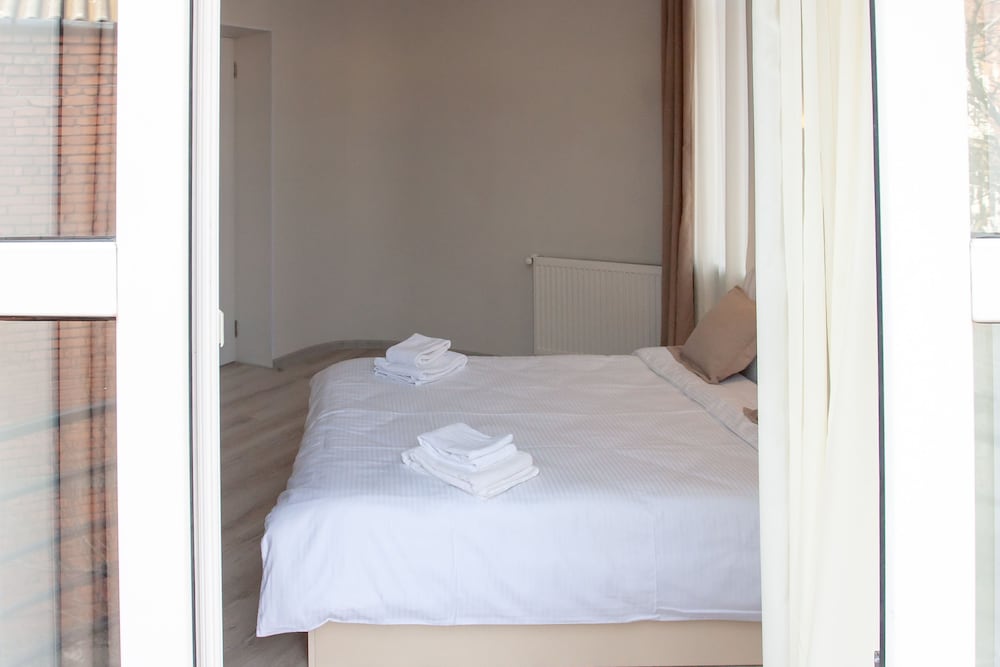 Deluxe Double Room, 1 King Bed, Balcony photo 3