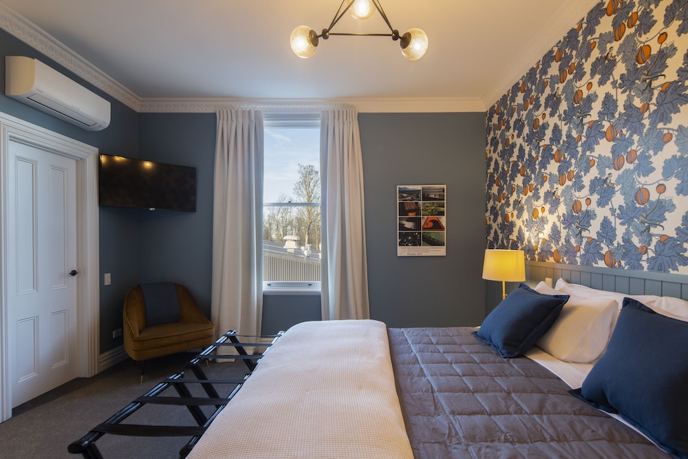 Room 6 Superking Ensuite, Upstairs no lift