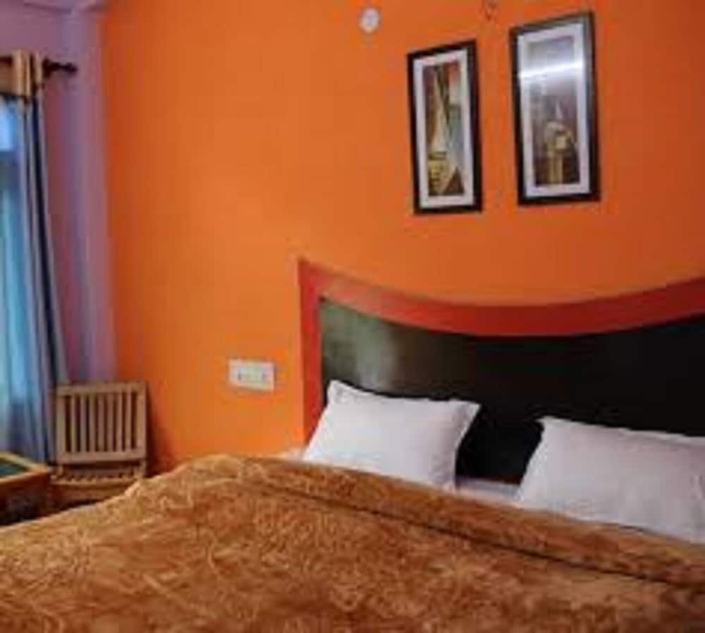 Grand Deluxe Room