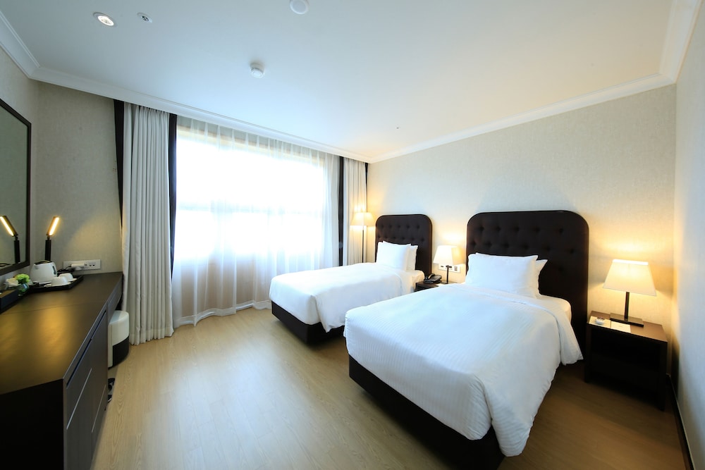 Standard Twin Room (Hotel) photo 2