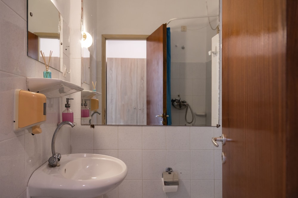 Double or Twin Room photo 3