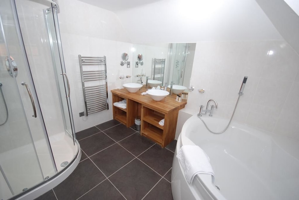 Deluxe Suite, Ensuite, Courtyard View photo 3