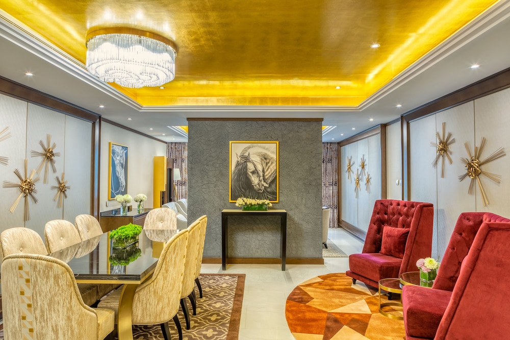 Presidential Suite thumbnail 5