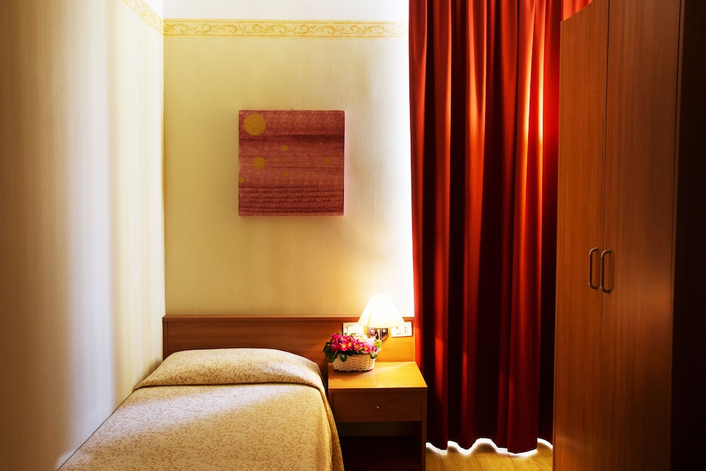 Standard Single Room photo 3