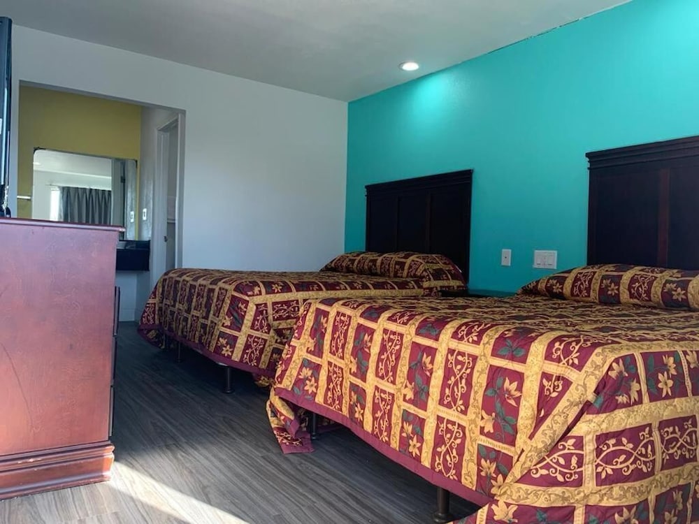 Economy Double Room With Fridge And Microwave
