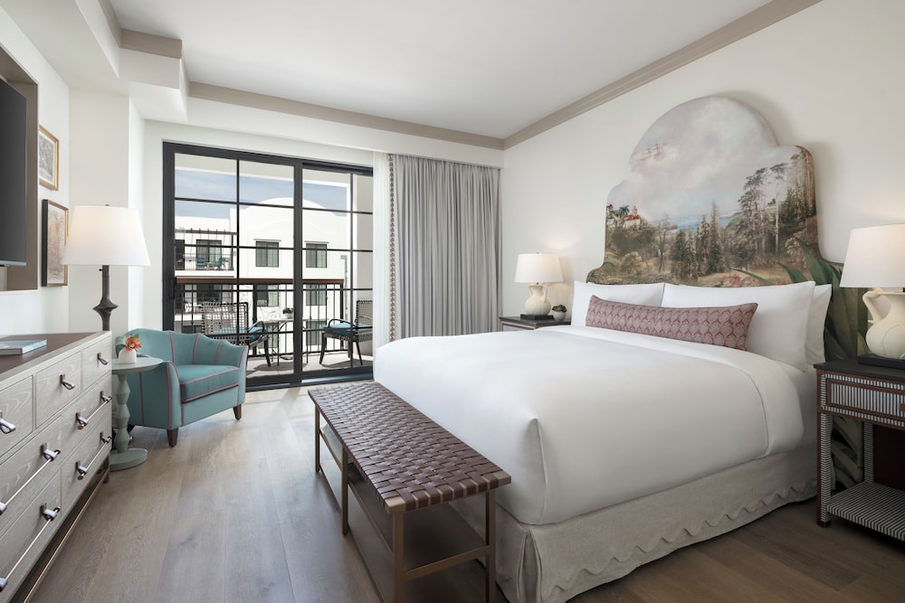 Standard Room, 1 King Bed, Balcony