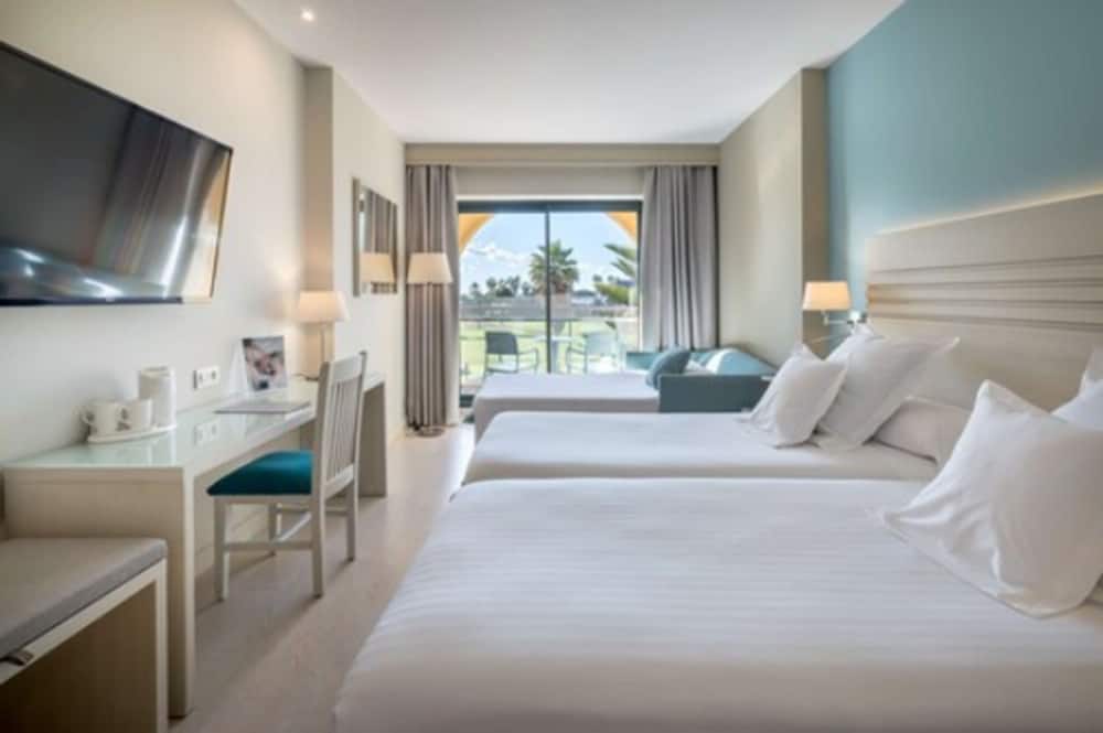 Double Room - Photo 6