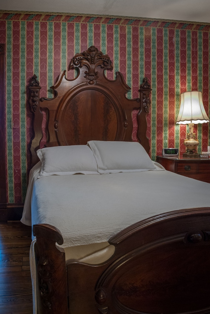 Traditional Room, Multiple Beds (Romeo)