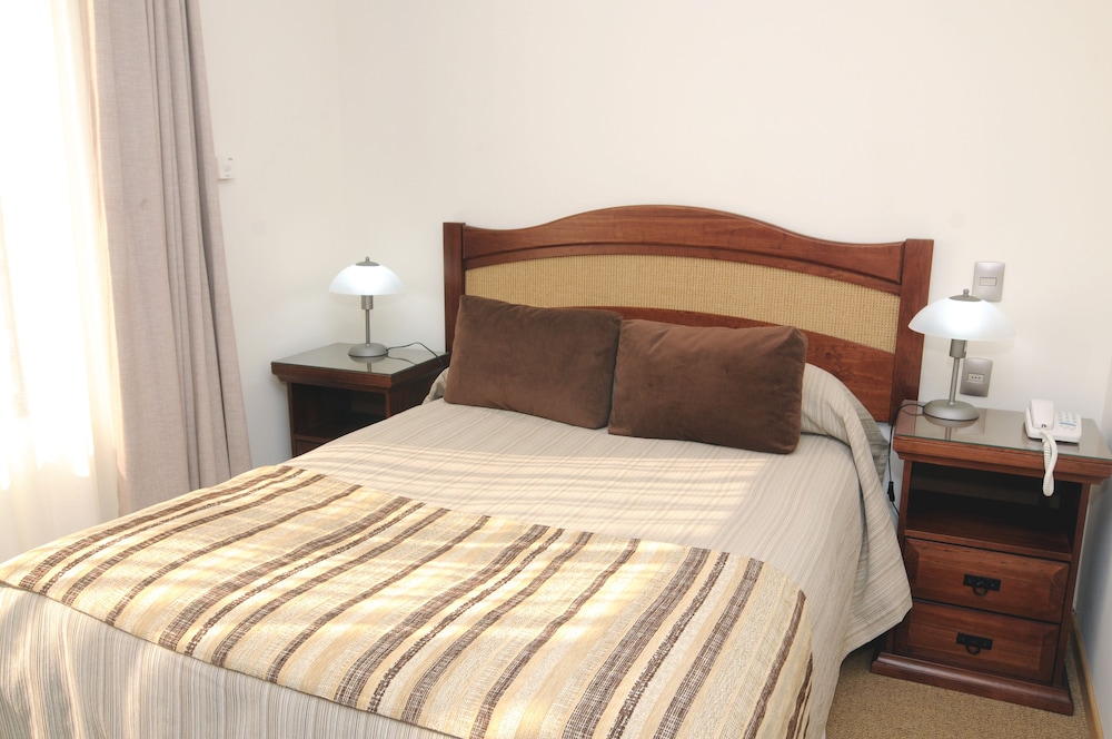 Double Room, 1 Queen Bed, Non Smoking, Private Bathroom