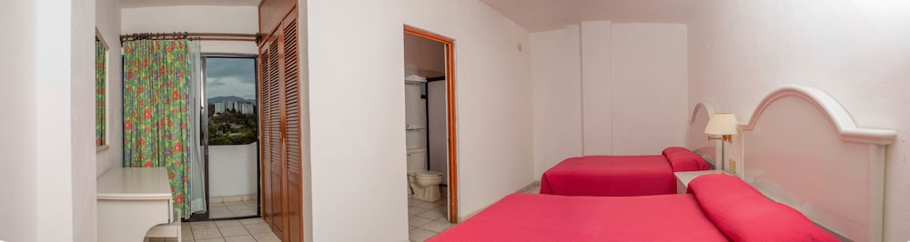 Standard Room photo 2