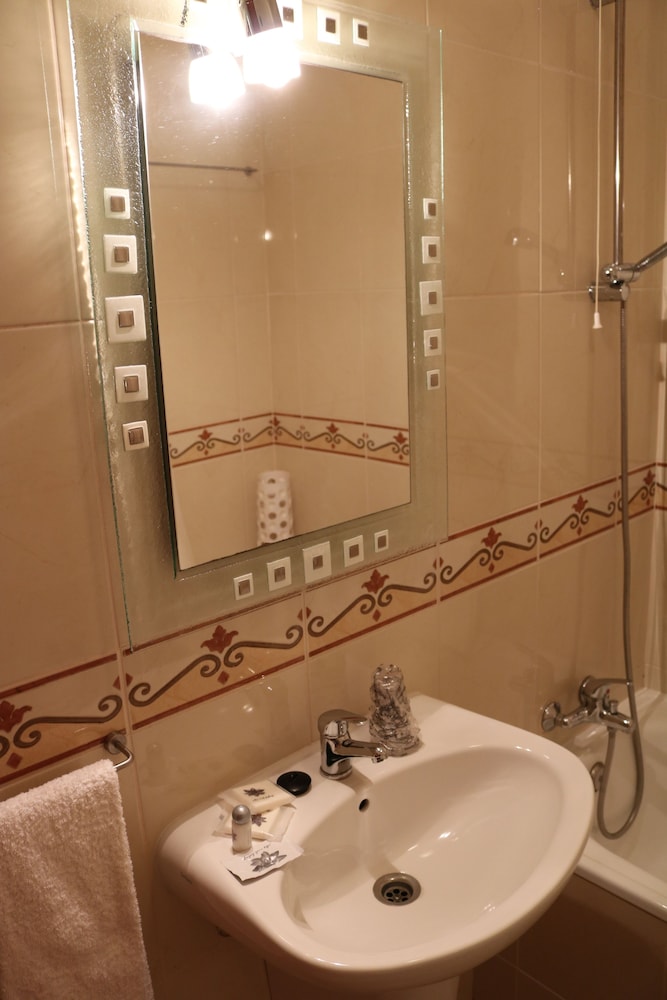 Twin Room (1) photo 2