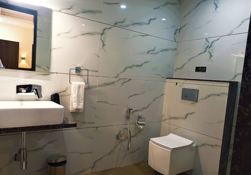 Premier Room with Sit out - Photo 3