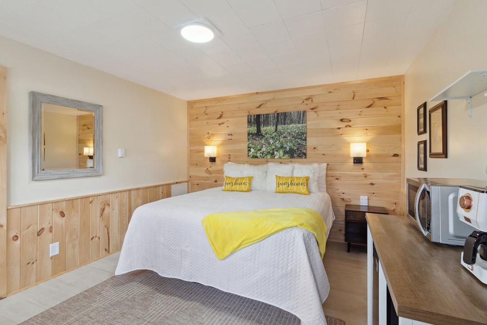 Deluxe Room, 1 King Bed