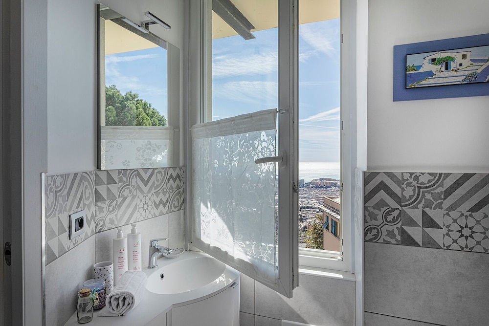 Basic Apartment, Sea View photo 3