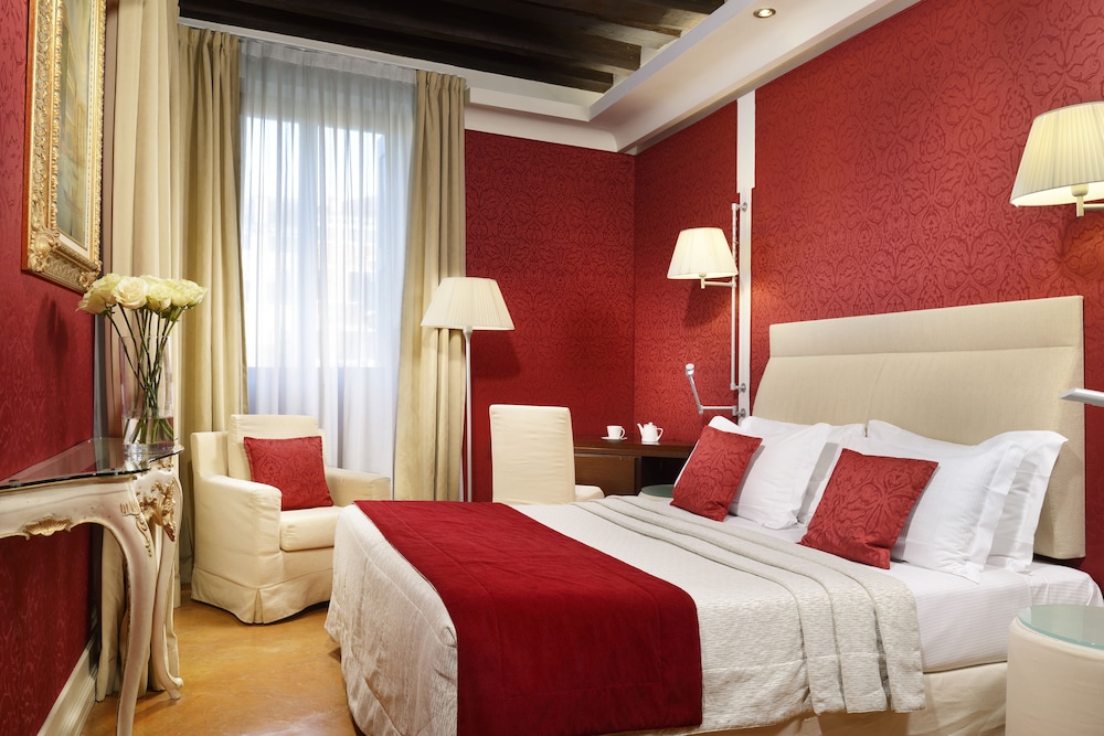 Deluxe Double Or Twin Room photo 3