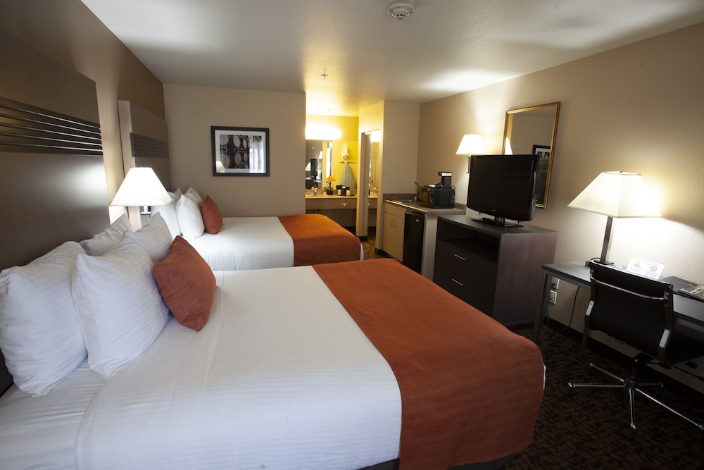 Studio Suite, 2 Queen Beds, Non Smoking - Photo 3