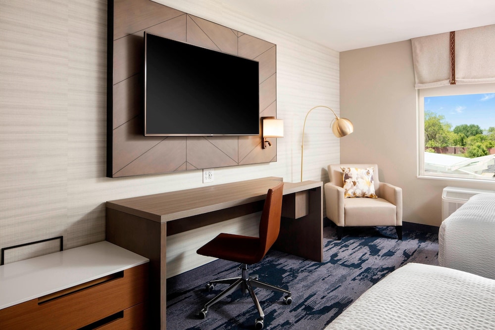 Room, 2 Queen Beds (Hearing Accessible) photo 3