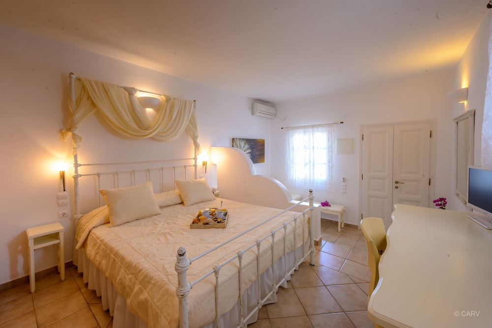 Superior Triple Room, Pool View