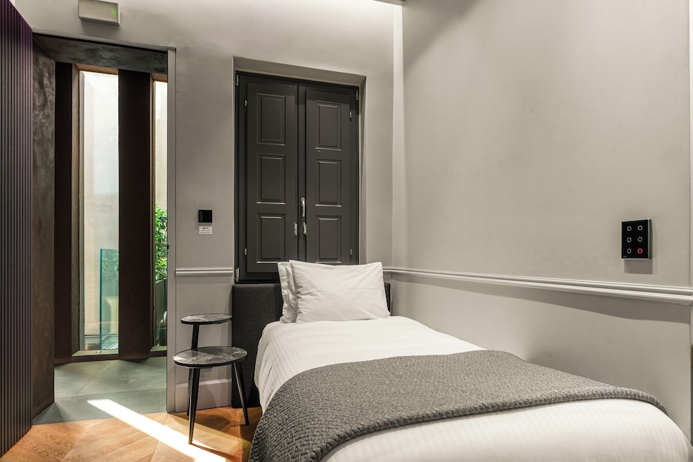 Junior Single Room