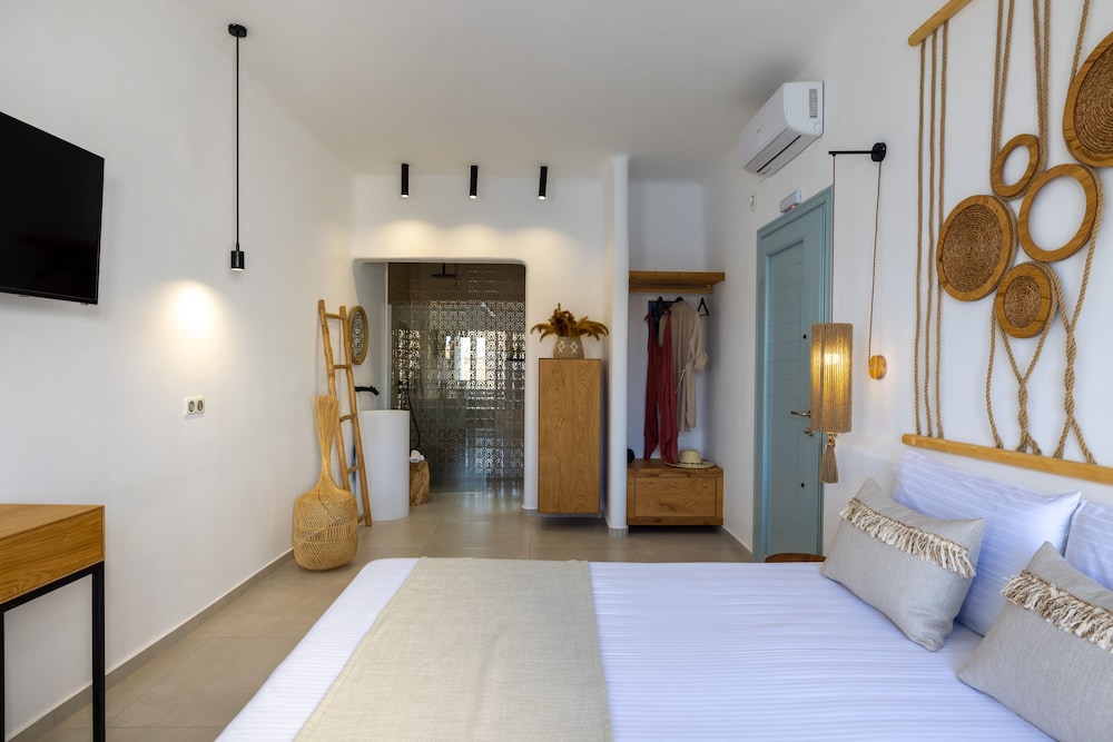 Deluxe Room - Photo 3