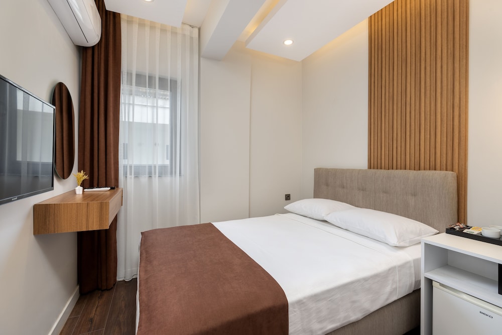 Economy Double Room, 1 Queen Bed, City View