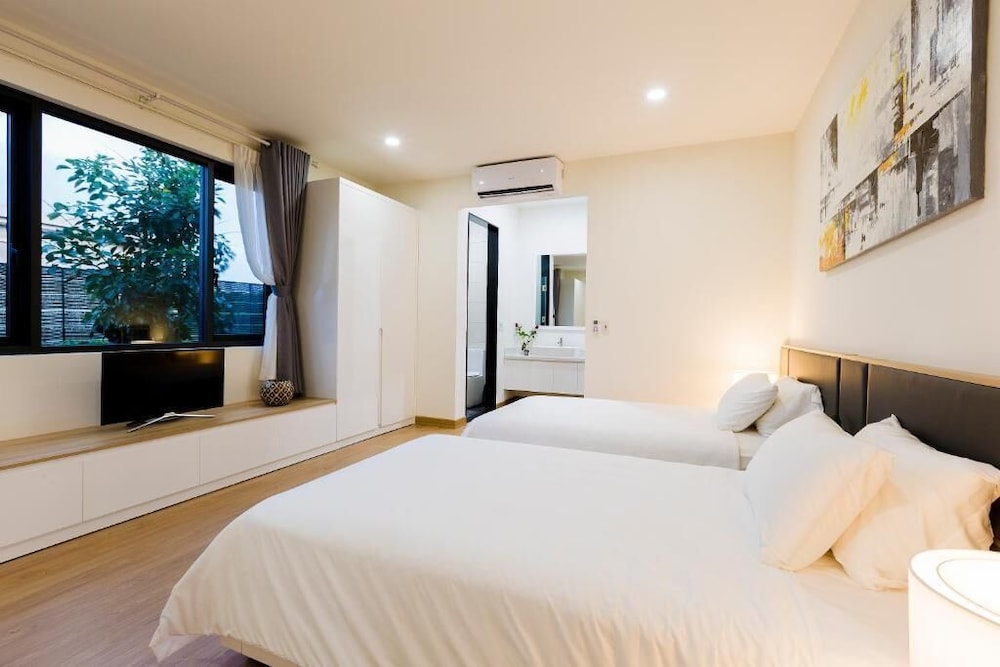 Luxury Villa photo 2