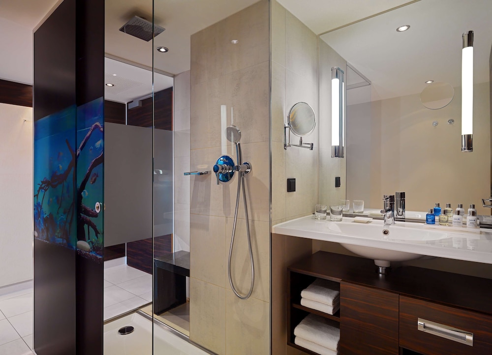 Premium Room (upper floors, Augustusplatz View) photo 2