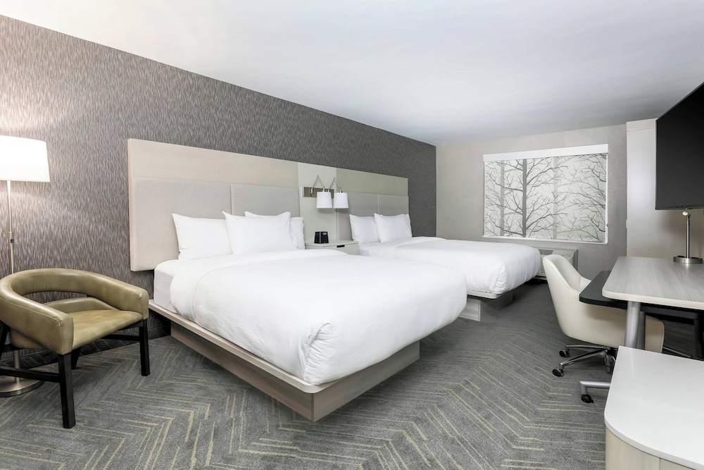 Room, 2 Queen Beds - Photo 1